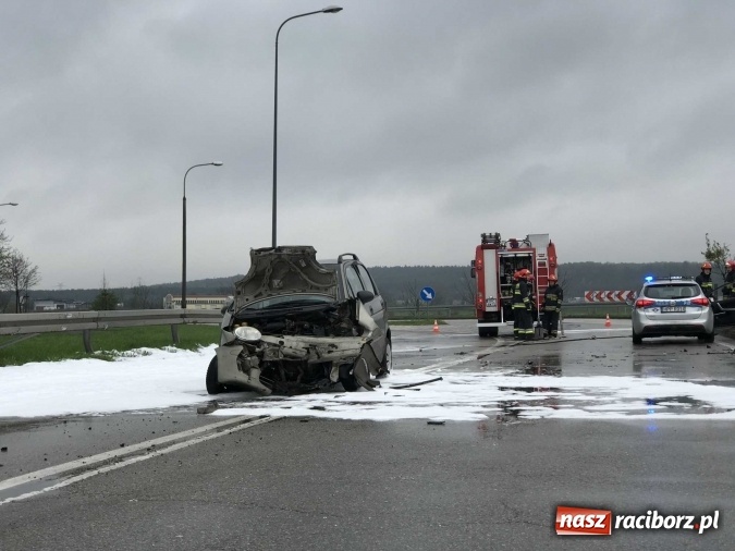 Zdjęcie w galerii na portalu naszraciborz.pl: Matiz wjechał w mercedesa na Piaskowej wiadomości z regionu