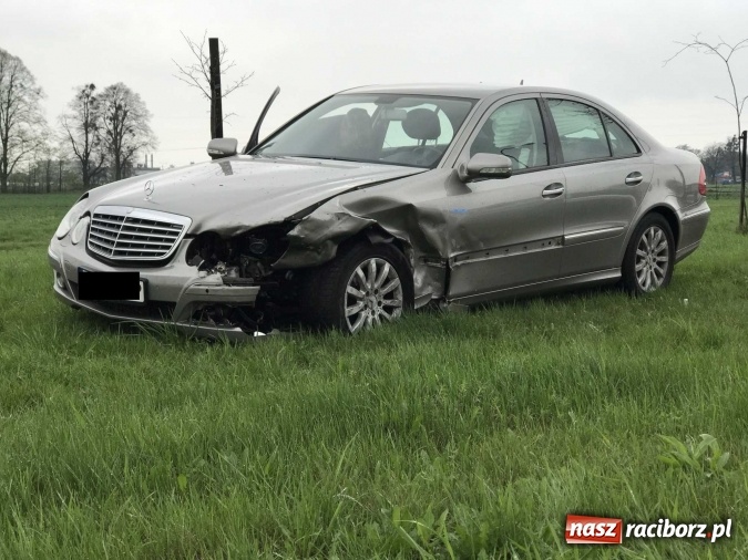 Zdjęcie w galerii na portalu naszraciborz.pl: Matiz wjechał w mercedesa na Piaskowej wiadomości z regionu