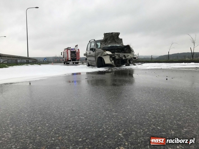 Zdjęcie w galerii na portalu naszraciborz.pl: Matiz wjechał w mercedesa na Piaskowej wiadomości z regionu