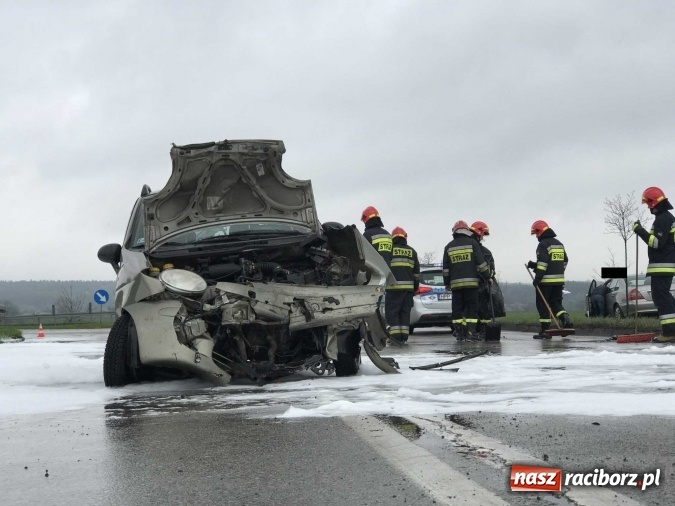 Zdjęcie w galerii na portalu naszraciborz.pl: Matiz wjechał w mercedesa na Piaskowej wiadomości z regionu