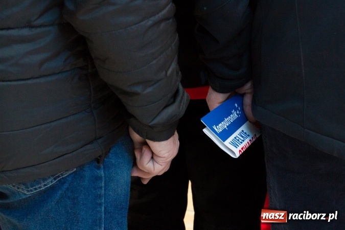 Zdjęcie w galerii na portalu naszraciborz.pl: Wielkie otwarcie salonu KOMPUTRONIK w Raciborzu przy Bankowej wiadomości z regionu
