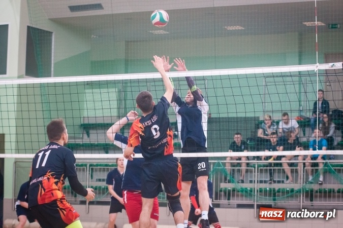 Zdjęcie w galerii na portalu naszraciborz.pl: Trwają zmagania w Mistrzostwach Polski Niesłyszących w Piłce Siatkowej Mężczyzn do lat 22 wiadomości z regionu
