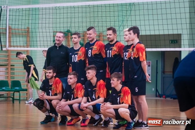 Zdjęcie w galerii na portalu naszraciborz.pl: Trwają zmagania w Mistrzostwach Polski Niesłyszących w Piłce Siatkowej Mężczyzn do lat 22 wiadomości z regionu