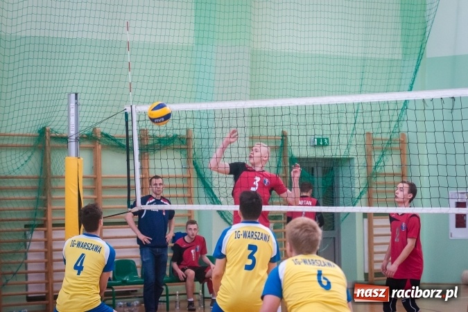 Zdjęcie w galerii na portalu naszraciborz.pl: Trwają zmagania w Mistrzostwach Polski Niesłyszących w Piłce Siatkowej Mężczyzn do lat 22 wiadomości z regionu