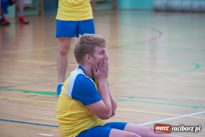 Zdjęcie w galerii na portalu naszraciborz.pl: Trwają zmagania w Mistrzostwach Polski Niesłyszących w Piłce Siatkowej Mężczyzn do lat 22 wiadomości z regionu