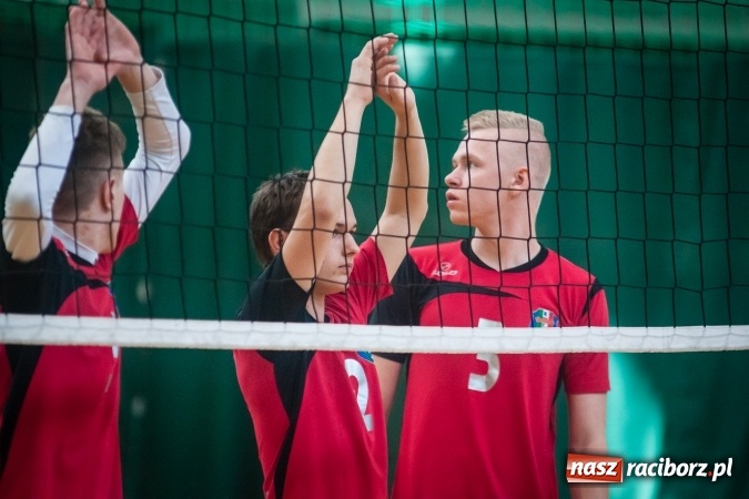 Zdjęcie w galerii na portalu naszraciborz.pl: Trwają zmagania w Mistrzostwach Polski Niesłyszących w Piłce Siatkowej Mężczyzn do lat 22 wiadomości z regionu