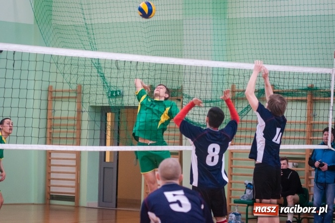 Zdjęcie w galerii na portalu naszraciborz.pl: Trwają zmagania w Mistrzostwach Polski Niesłyszących w Piłce Siatkowej Mężczyzn do lat 22 wiadomości z regionu