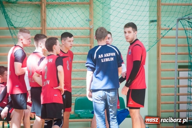 Zdjęcie w galerii na portalu naszraciborz.pl: Trwają zmagania w Mistrzostwach Polski Niesłyszących w Piłce Siatkowej Mężczyzn do lat 22 wiadomości z regionu