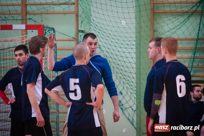 Zdjęcie w galerii na portalu naszraciborz.pl: Trwają zmagania w Mistrzostwach Polski Niesłyszących w Piłce Siatkowej Mężczyzn do lat 22 wiadomości z regionu