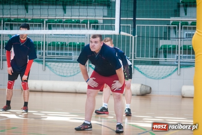 Zdjęcie w galerii na portalu naszraciborz.pl: Trwają zmagania w Mistrzostwach Polski Niesłyszących w Piłce Siatkowej Mężczyzn do lat 22 wiadomości z regionu