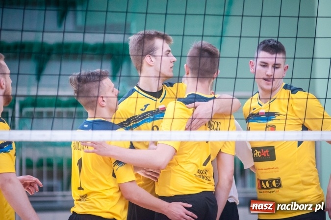 Zdjęcie w galerii na portalu naszraciborz.pl: Trwają zmagania w Mistrzostwach Polski Niesłyszących w Piłce Siatkowej Mężczyzn do lat 22 wiadomości z regionu