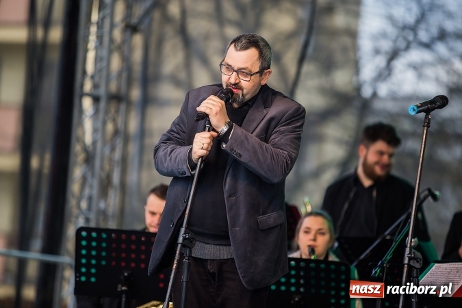 Zdjęcie w galerii na portalu naszraciborz.pl: Występy artystyczne podczas jarmarku wielkanocnego wiadomości z regionu