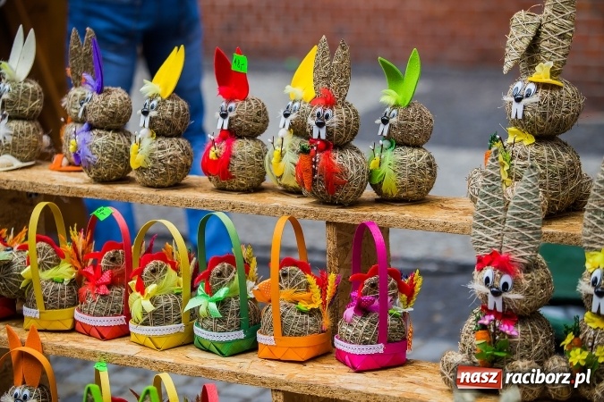 Zdjęcie w galerii na portalu naszraciborz.pl: Występy artystyczne podczas jarmarku wielkanocnego wiadomości z regionu