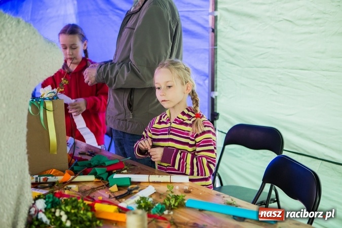 Zdjęcie w galerii na portalu naszraciborz.pl: Występy artystyczne podczas jarmarku wielkanocnego wiadomości z regionu