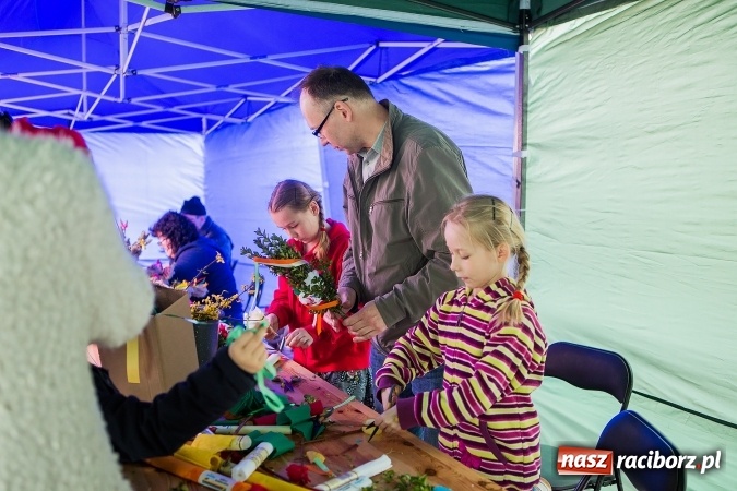 Zdjęcie w galerii na portalu naszraciborz.pl: Występy artystyczne podczas jarmarku wielkanocnego wiadomości z regionu