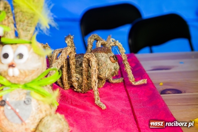 Zdjęcie w galerii na portalu naszraciborz.pl: Występy artystyczne podczas jarmarku wielkanocnego wiadomości z regionu