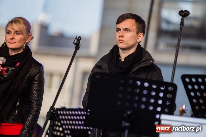 Zdjęcie w galerii na portalu naszraciborz.pl: Występy artystyczne podczas jarmarku wielkanocnego wiadomości z regionu