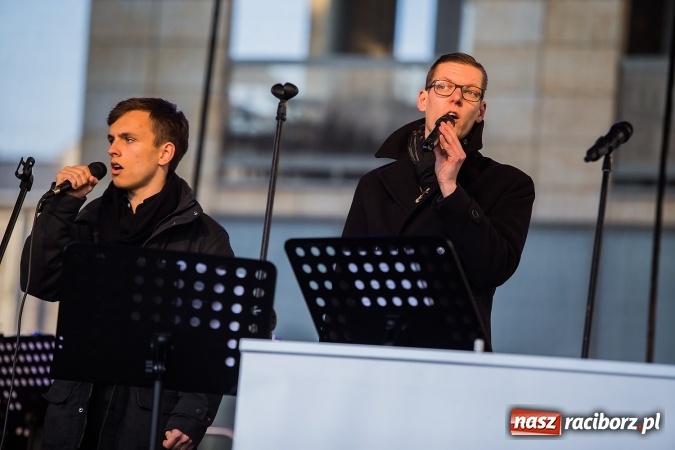 Zdjęcie w galerii na portalu naszraciborz.pl: Występy artystyczne podczas jarmarku wielkanocnego wiadomości z regionu