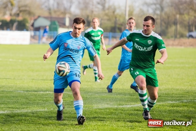 Zdjęcie w galerii na portalu naszraciborz.pl: IV liga: Mateusz Kocot show przy Srebrnej  wiadomości z regionu