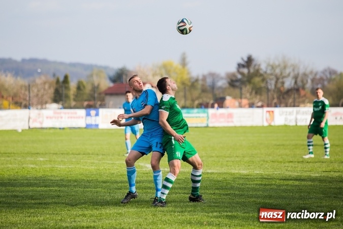 Zdjęcie w galerii na portalu naszraciborz.pl: IV liga: Mateusz Kocot show przy Srebrnej  wiadomości z regionu