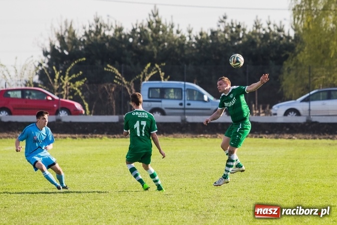Zdjęcie w galerii na portalu naszraciborz.pl: IV liga: Mateusz Kocot show przy Srebrnej  wiadomości z regionu