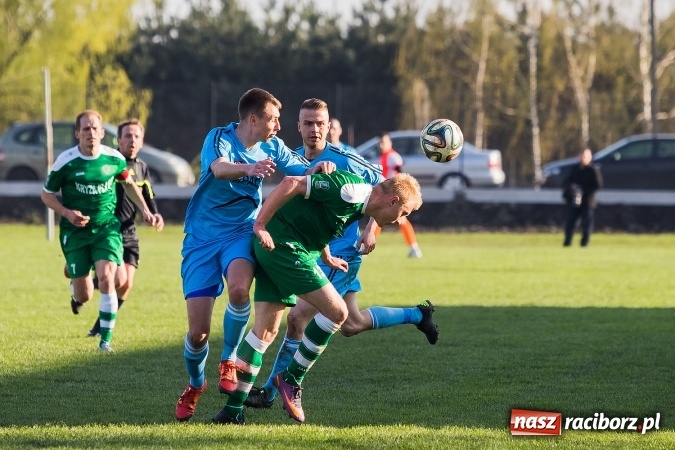 Zdjęcie w galerii na portalu naszraciborz.pl: IV liga: Mateusz Kocot show przy Srebrnej  wiadomości z regionu