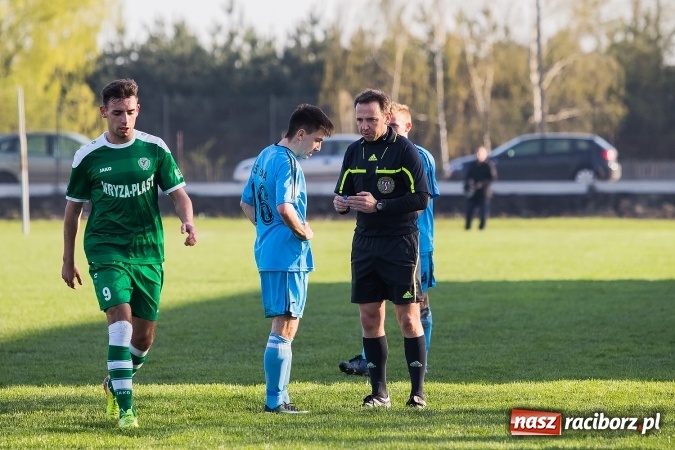 Zdjęcie w galerii na portalu naszraciborz.pl: IV liga: Mateusz Kocot show przy Srebrnej  wiadomości z regionu