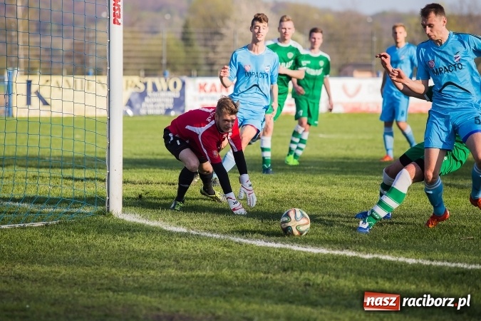 Zdjęcie w galerii na portalu naszraciborz.pl: IV liga: Mateusz Kocot show przy Srebrnej  wiadomości z regionu