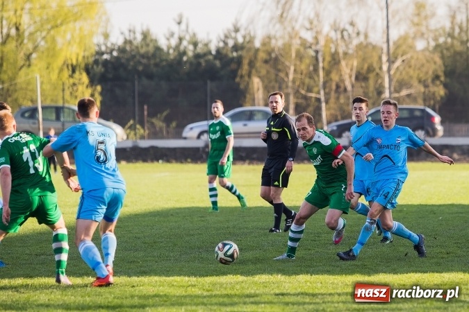 Zdjęcie w galerii na portalu naszraciborz.pl: IV liga: Mateusz Kocot show przy Srebrnej  wiadomości z regionu