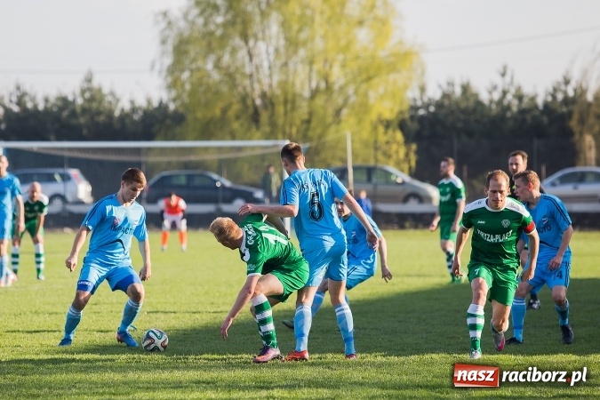 Zdjęcie w galerii na portalu naszraciborz.pl: IV liga: Mateusz Kocot show przy Srebrnej  wiadomości z regionu