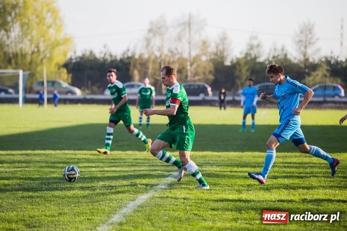 Zdjęcie w galerii na portalu naszraciborz.pl: IV liga: Mateusz Kocot show przy Srebrnej  wiadomości z regionu