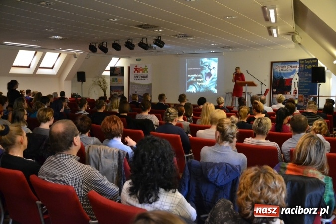 Zdjęcie w galerii na portalu naszraciborz.pl: Dziecko z autyzmem – współczesne metody terapii. Konferencja na Zamku Piastowskim  wiadomości z regionu