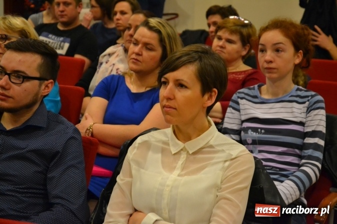 Zdjęcie w galerii na portalu naszraciborz.pl: Dziecko z autyzmem – współczesne metody terapii. Konferencja na Zamku Piastowskim  wiadomości z regionu