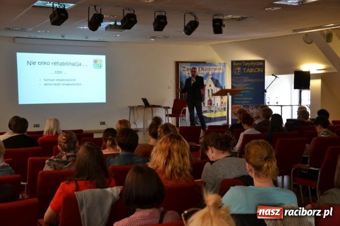 Zdjęcie w galerii na portalu naszraciborz.pl: Dziecko z autyzmem – współczesne metody terapii. Konferencja na Zamku Piastowskim  wiadomości z regionu