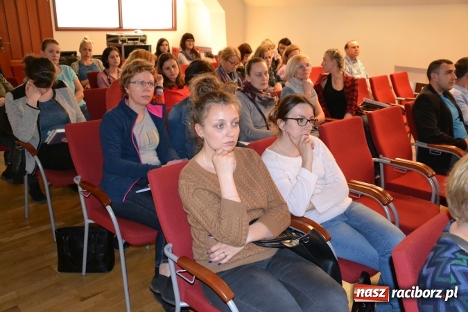 Zdjęcie w galerii na portalu naszraciborz.pl: Dziecko z autyzmem – współczesne metody terapii. Konferencja na Zamku Piastowskim  wiadomości z regionu