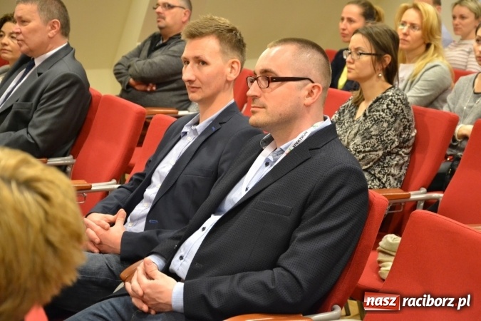 Zdjęcie w galerii na portalu naszraciborz.pl: Dziecko z autyzmem – współczesne metody terapii. Konferencja na Zamku Piastowskim  wiadomości z regionu