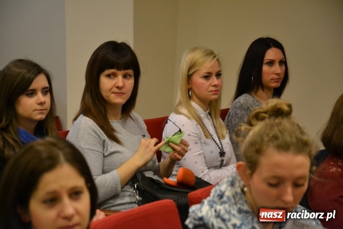 Zdjęcie w galerii na portalu naszraciborz.pl: Dziecko z autyzmem – współczesne metody terapii. Konferencja na Zamku Piastowskim  wiadomości z regionu