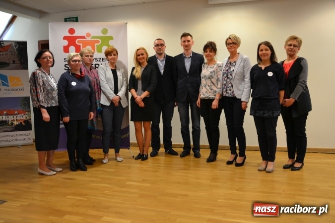 Zdjęcie w galerii na portalu naszraciborz.pl: Dziecko z autyzmem – współczesne metody terapii. Konferencja na Zamku Piastowskim  wiadomości z regionu