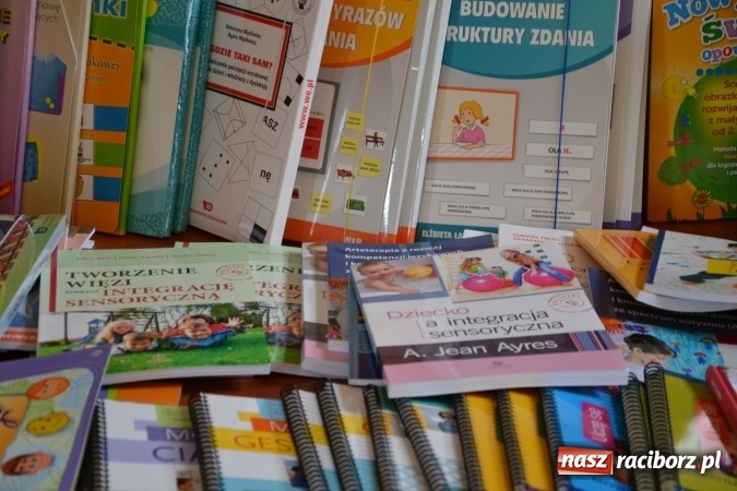 Zdjęcie w galerii na portalu naszraciborz.pl: Dziecko z autyzmem – współczesne metody terapii. Konferencja na Zamku Piastowskim  wiadomości z regionu