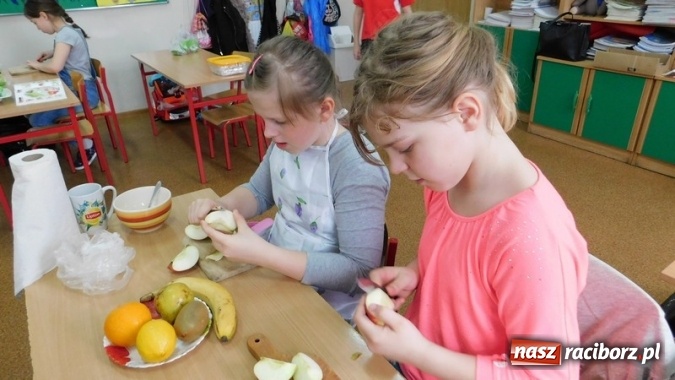 Zdjęcie w galerii na portalu naszraciborz.pl: Smacznie, zdrowo, kolorowo w SP 4  wiadomości z regionu