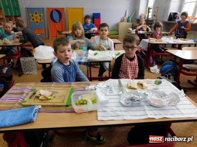 Zdjęcie w galerii na portalu naszraciborz.pl: Smacznie, zdrowo, kolorowo w SP 4  wiadomości z regionu