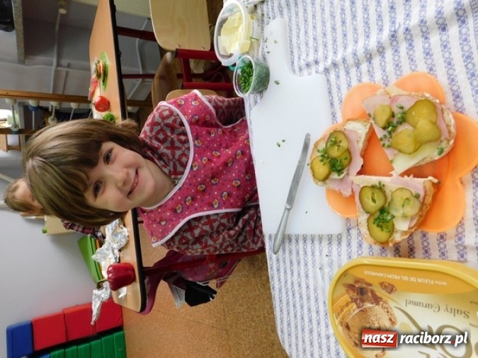 Zdjęcie w galerii na portalu naszraciborz.pl: Smacznie, zdrowo, kolorowo w SP 4  wiadomości z regionu
