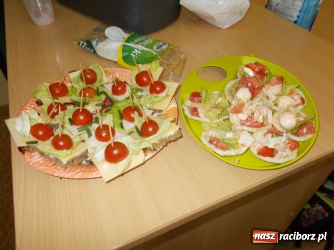 Zdjęcie w galerii na portalu naszraciborz.pl: Smacznie, zdrowo, kolorowo w SP 4  wiadomości z regionu