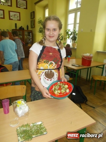 Zdjęcie w galerii na portalu naszraciborz.pl: Smacznie, zdrowo, kolorowo w SP 4  wiadomości z regionu