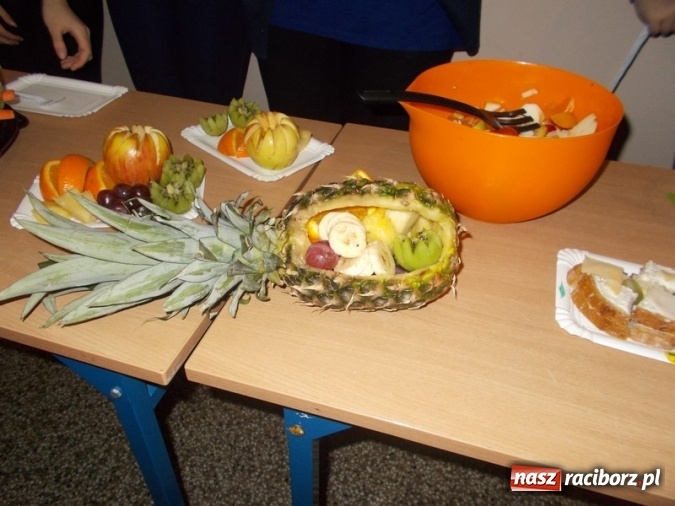 Zdjęcie w galerii na portalu naszraciborz.pl: Smacznie, zdrowo, kolorowo w SP 4  wiadomości z regionu