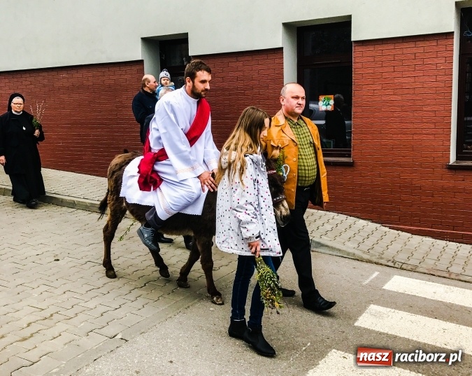 Zdjęcie w galerii na portalu naszraciborz.pl: Żałość ze śmiechem i smutek z weselem wiadomości z regionu