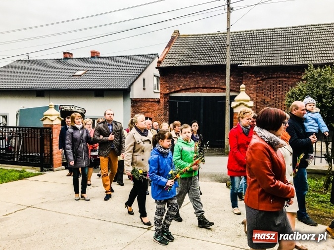 Zdjęcie w galerii na portalu naszraciborz.pl: Żałość ze śmiechem i smutek z weselem wiadomości z regionu