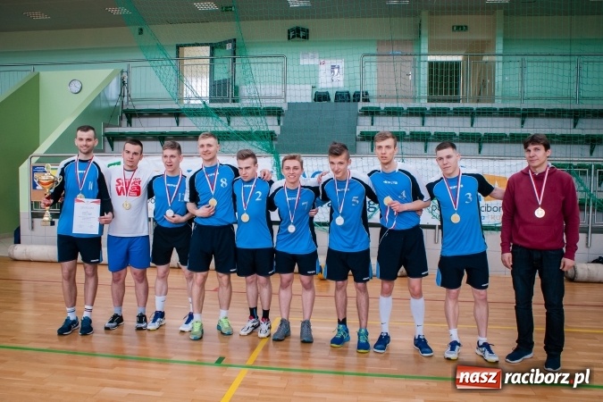 Zdjęcie w galerii na portalu naszraciborz.pl: UKS Wiosło Szczecin Mistrzem Polski w Siatkówce Niesłyszących wiadomości z regionu