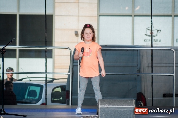 Zdjęcie w galerii na portalu naszraciborz.pl: Niedzielne występy artystyczne podczas Jarmarku Wielkanocnego wiadomości z regionu