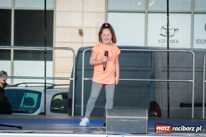 Zdjęcie w galerii na portalu naszraciborz.pl: Niedzielne występy artystyczne podczas Jarmarku Wielkanocnego wiadomości z regionu